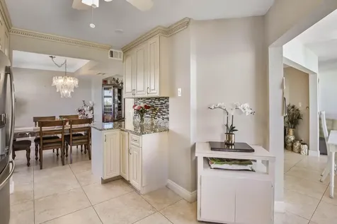 3951 Via Poinciana Lake Worth FL 33467