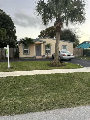 124 Sw 10th Avenue Boynton Beach FL 33435