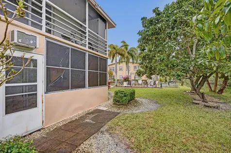 60 Camden C West Palm Beach FL 33417