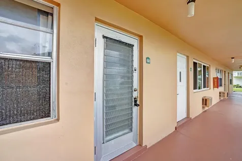 60 Camden C West Palm Beach FL 33417