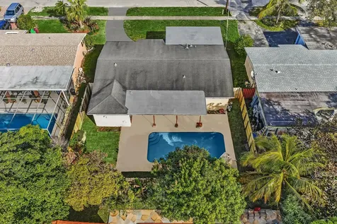 2171 NW 84th Way Sunrise FL 33322