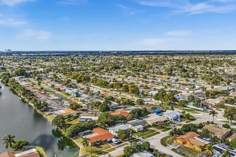 2171 NW 84th Way Sunrise FL 33322
