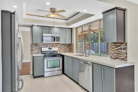 2171 NW 84th Way Sunrise FL 33322