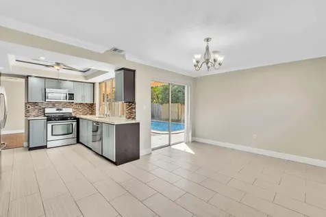 2171 NW 84th Way Sunrise FL 33322