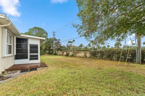 579 Nw San Remo Circle Port Saint Lucie FL 34986