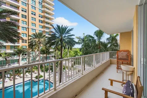 625 Casa Loma Boulevard Boynton Beach FL 33435