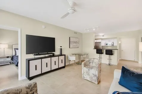 625 Casa Loma Boulevard Boynton Beach FL 33435