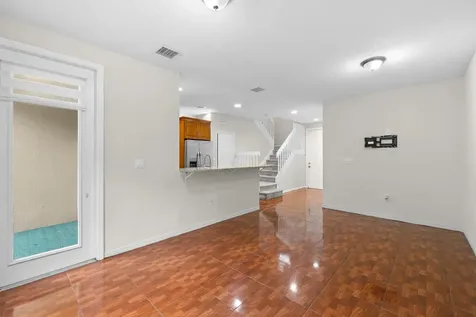 6052 Sw 19th Street North Lauderdale FL 33068