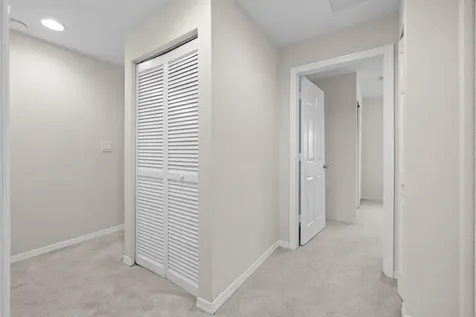 6052 Sw 19th Street North Lauderdale FL 33068