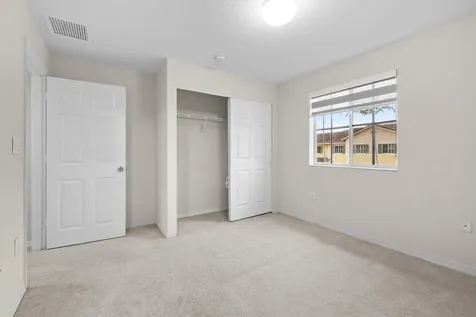 6052 Sw 19th Street North Lauderdale FL 33068