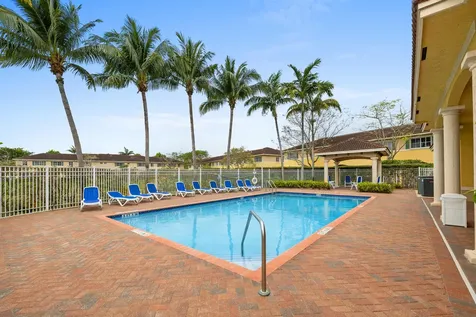 6052 Sw 19th Street North Lauderdale FL 33068