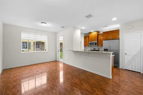 6052 Sw 19th Street North Lauderdale FL 33068