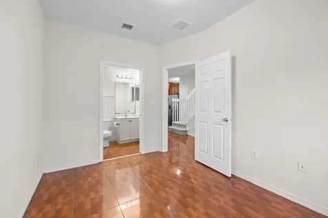 6052 Sw 19th Street North Lauderdale FL 33068