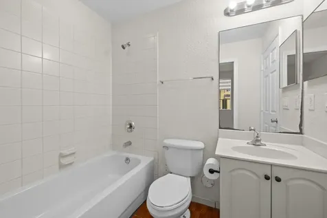 6052 Sw 19th Street North Lauderdale FL 33068