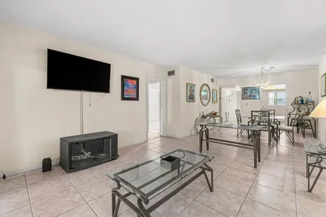 2700 Sw 22nd Avenue Delray Beach FL 33445