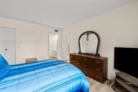 2700 Sw 22nd Avenue Delray Beach FL 33445