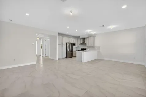 13589 Sw Brightside Way Port Saint Lucie FL 34987