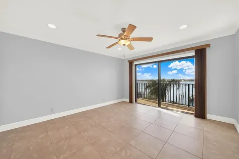 624 Sw Saint Lucie Crescent Stuart FL 34994