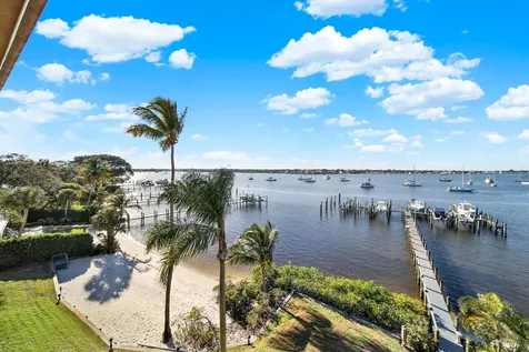 624 Sw Saint Lucie Crescent Stuart FL 34994