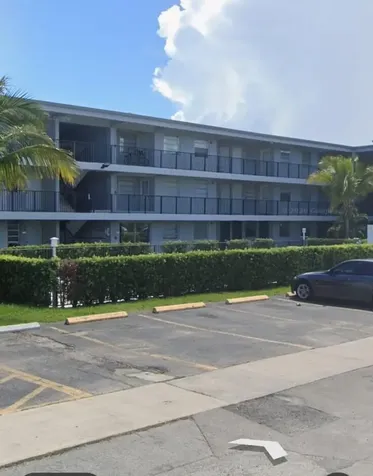 1100 Ne 1st Court Hallandale Beach FL 33009