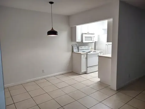1100 Ne 1st Court Hallandale Beach FL 33009