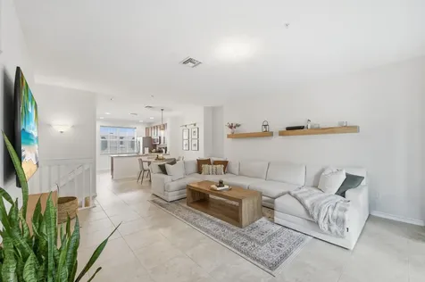 1923 Via Granada Boynton Beach FL 33426