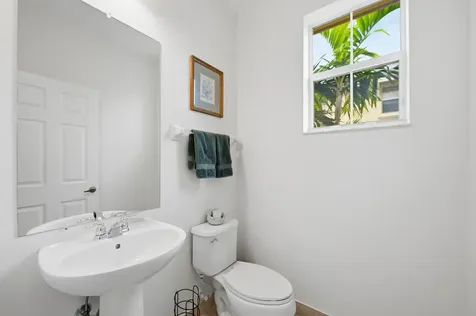 1923 Via Granada Boynton Beach FL 33426