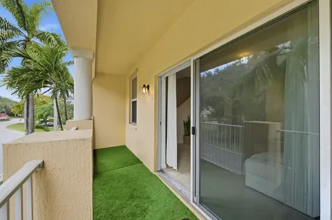 1923 Via Granada Boynton Beach FL 33426