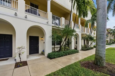 1923 Via Granada Boynton Beach FL 33426