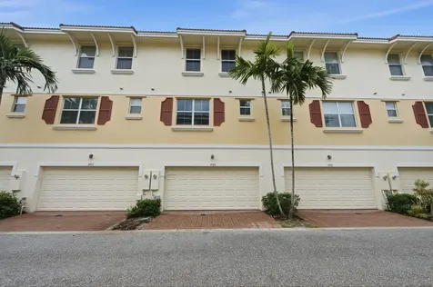 1923 Via Granada Boynton Beach FL 33426