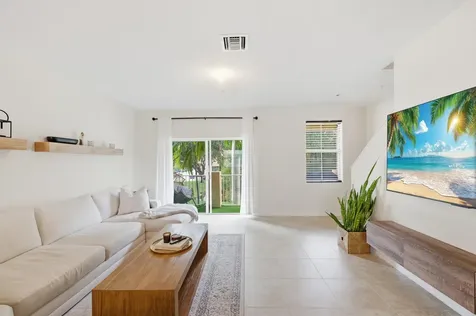 1923 Via Granada Boynton Beach FL 33426