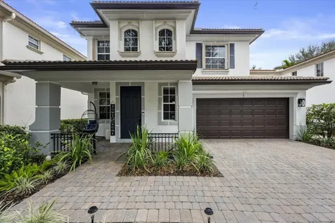 627 Castle Drive Palm Beach Gardens FL 33410
