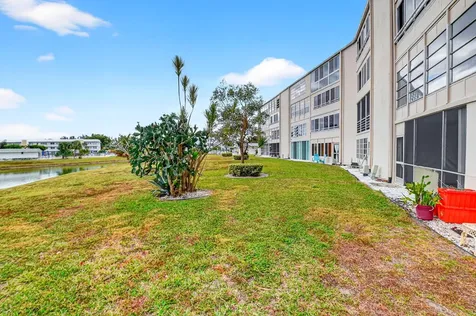 168 Wellington J West Palm Beach FL 33417