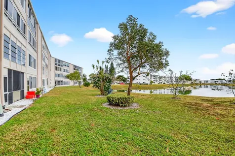 168 Wellington J West Palm Beach FL 33417