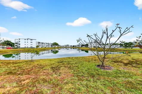 168 Wellington J West Palm Beach FL 33417