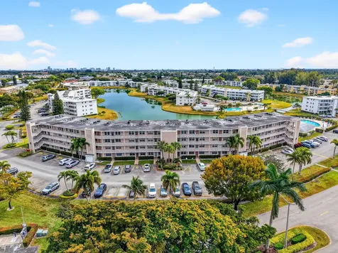 168 Wellington J West Palm Beach FL 33417