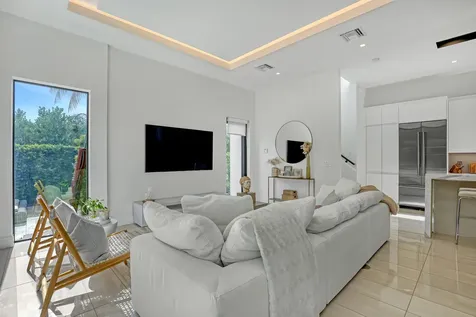 703 NE 5th Street Delray Beach FL 33483
