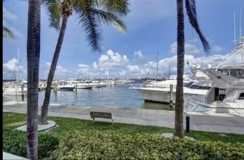 802 W Windward Way Lantana FL 33462