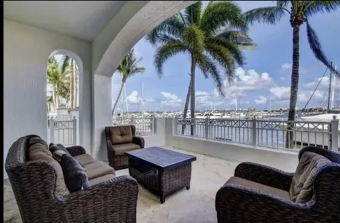 802 W Windward Way Lantana FL 33462