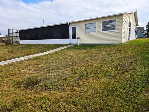 2425 Se 31st Street Okeechobee FL 34974