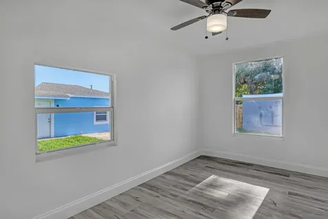 180 W 15th Street Riviera Beach FL 33404