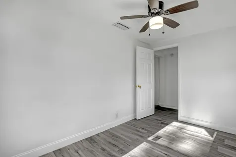 180 W 15th Street Riviera Beach FL 33404
