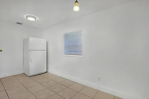 180 W 15th Street Riviera Beach FL 33404