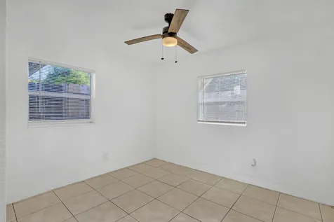 180 W 15th Street Riviera Beach FL 33404