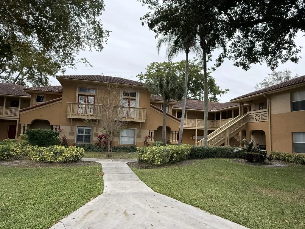 4879 Via Palm Lake West Palm Beach FL 33417