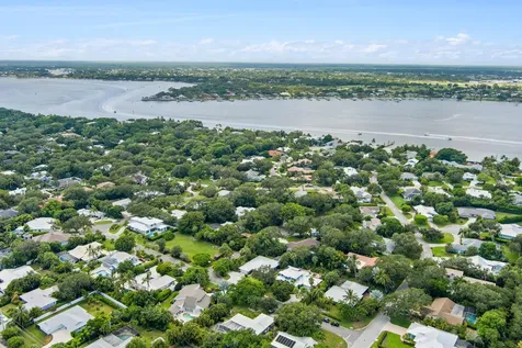 4 Lantana Lane Sewalls Point FL 34996
