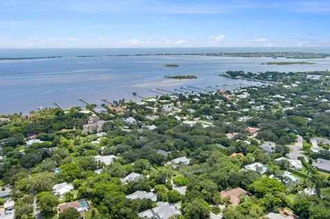 4 Lantana Lane Sewalls Point FL 34996