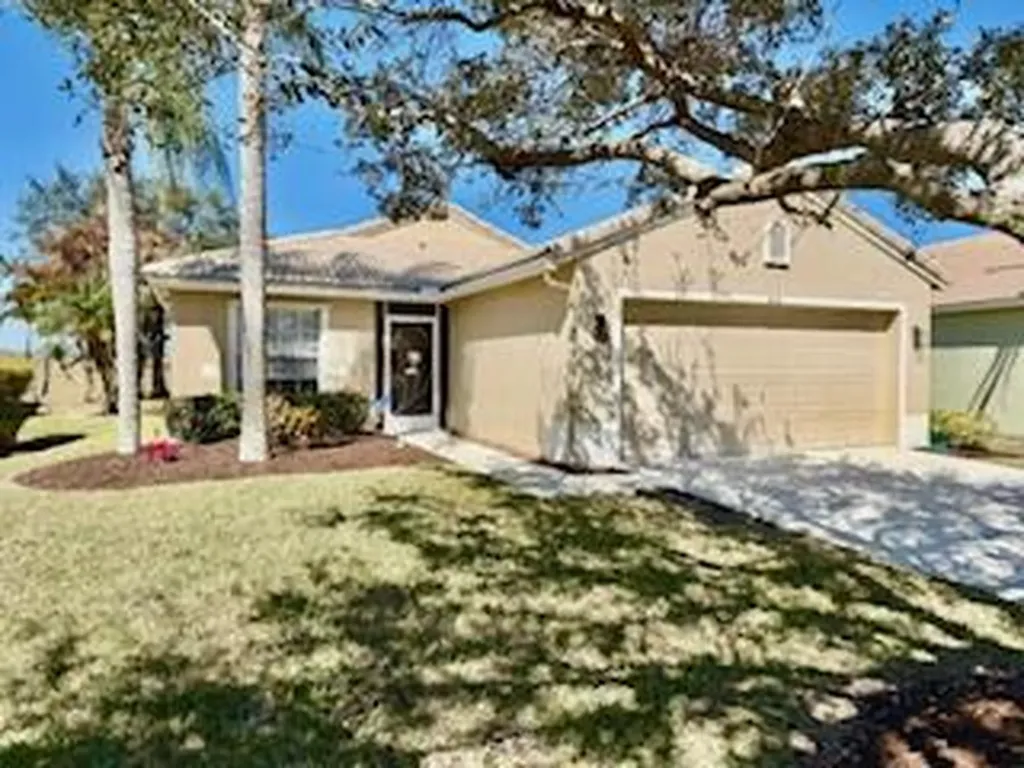 612 Nw Stanford Lane Port Saint Lucie FL 34983