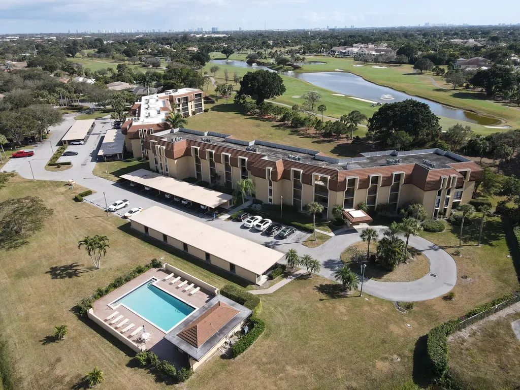 5390 Woodland Lakes Drive Palm Beach Gardens FL 33418