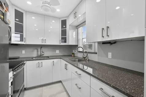 160 Easthampton G West Palm Beach FL 33417